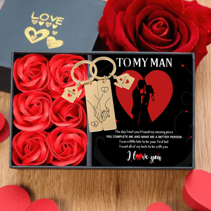 Holding Hands Couple Keychain Gift Set Personalised Date Initial Matching Couple Valentine's Day Gift