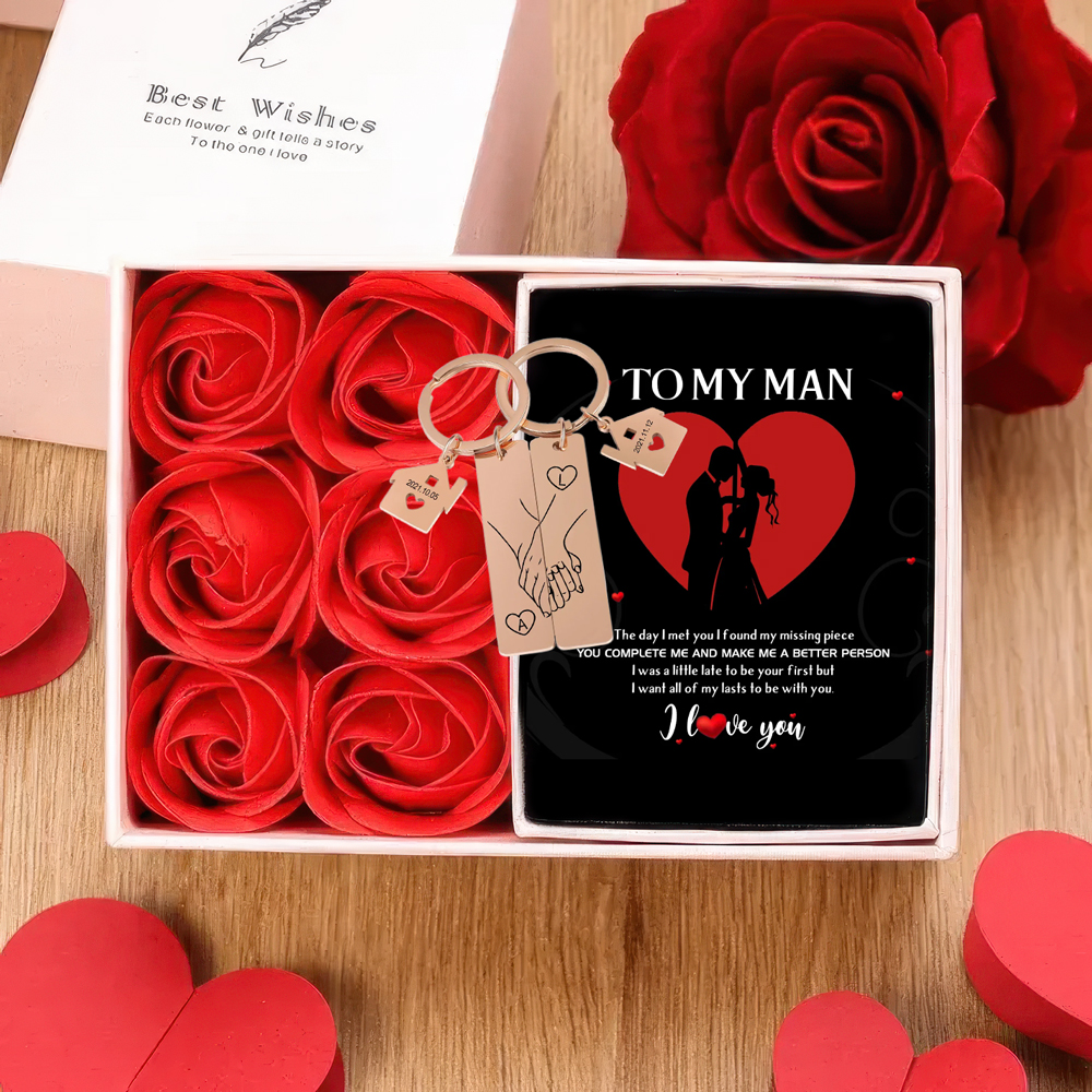 Holding Hands Couple Keychain Gift Set Personalised Date Initial Matching Couple Valentine's Day Gift