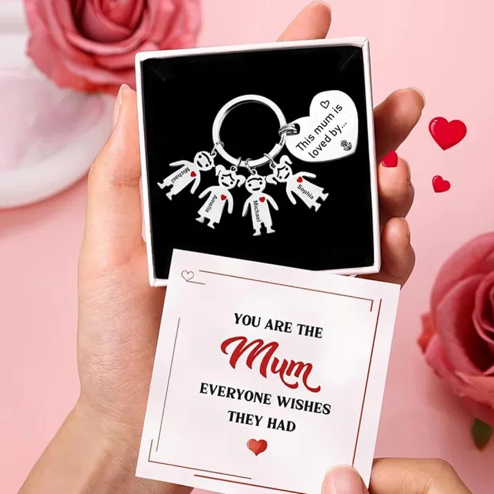 4 Names - Personalised Keychain with Kid Charm Engraved Names Keychain Mother's Day Gift for Mum