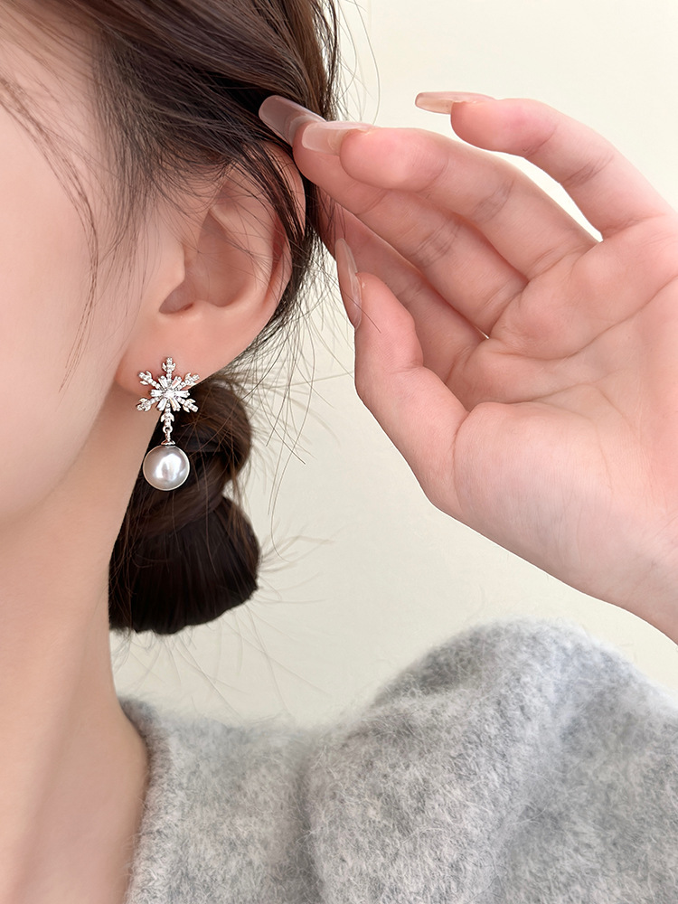 Snowflake Pearl Drop Earrings Elegant Winter Jewelry for Holiday Gifts-Jessemade AU