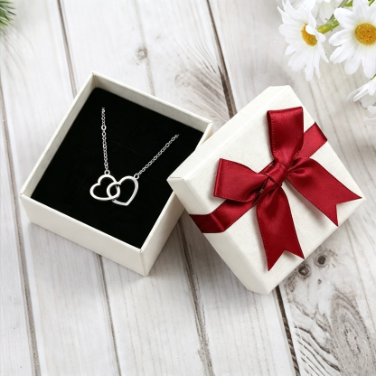 Interlocking Heart Charm Necklace – Meaningful Gift for Family & Loved Ones | Jessemade