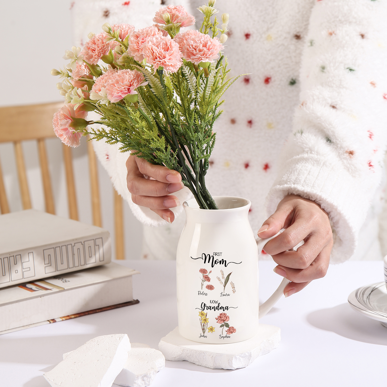 Personalised Ceramic Vase Custom 4 Names & Birthflowers Mother's day Gift for Mum, Mom or Grandma | Jessemade