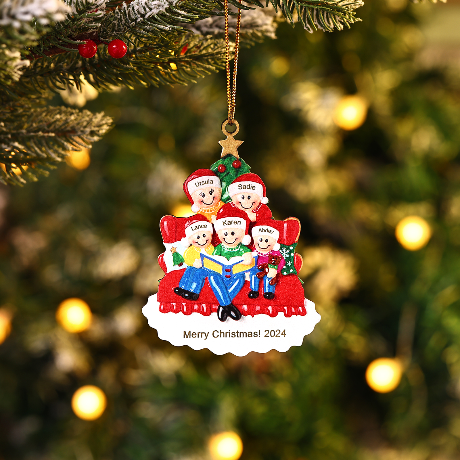 Personalised Christmas Ornament with 5 Names & Year A Heartwarming Gift for Family