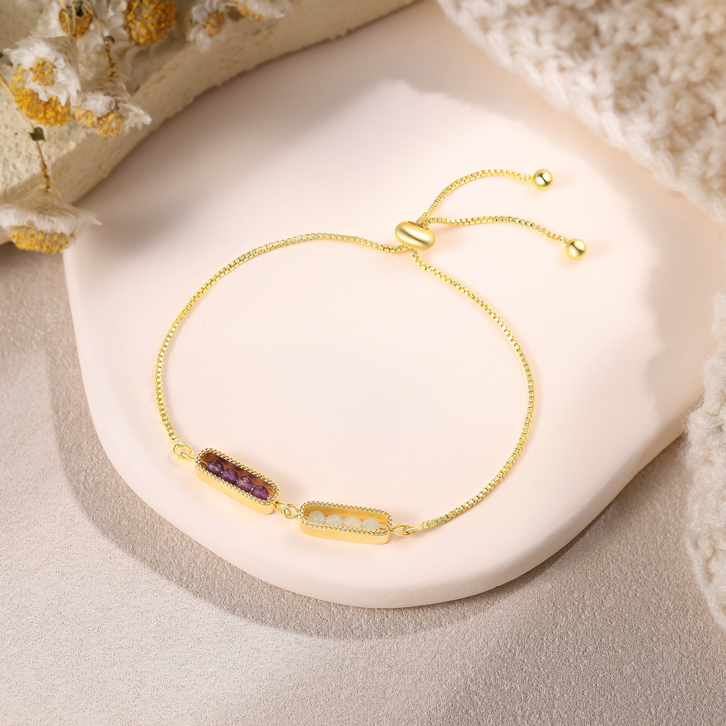 Personalised bar bracelet with birthstone, adjustable in a minimalist design