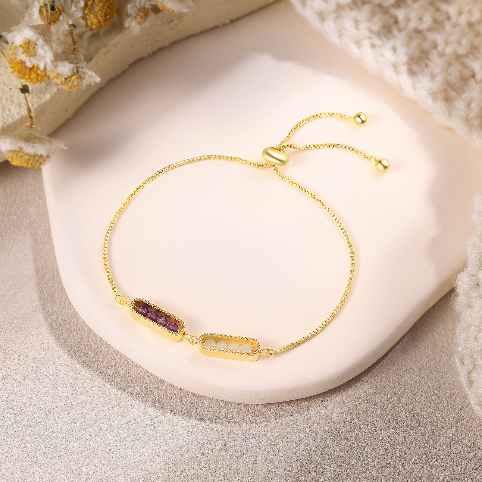 Personalised bar bracelet with birthstone, adjustable in a minimalist design