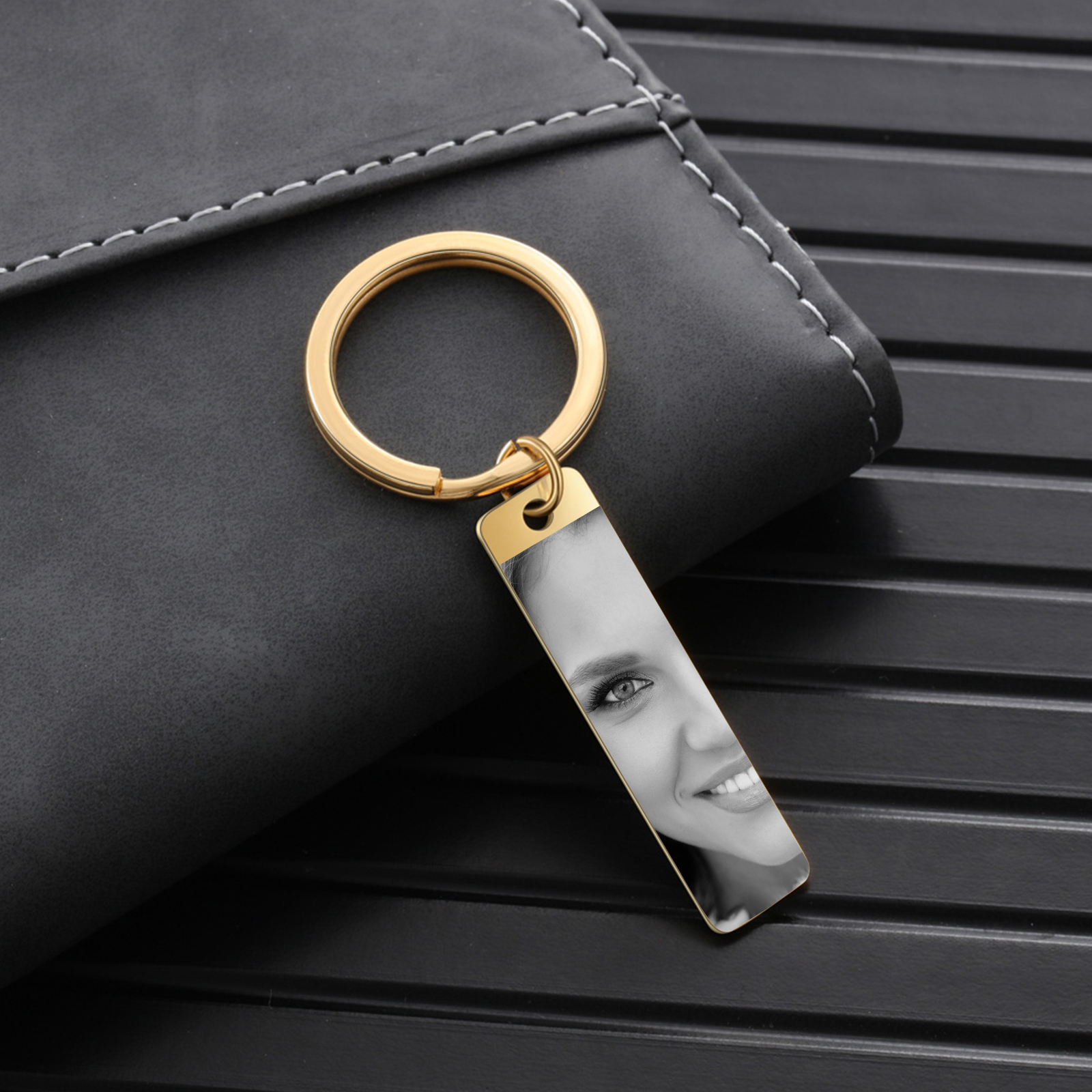 Personalised Keyring with 1 Photo Customised Keychain Eyes