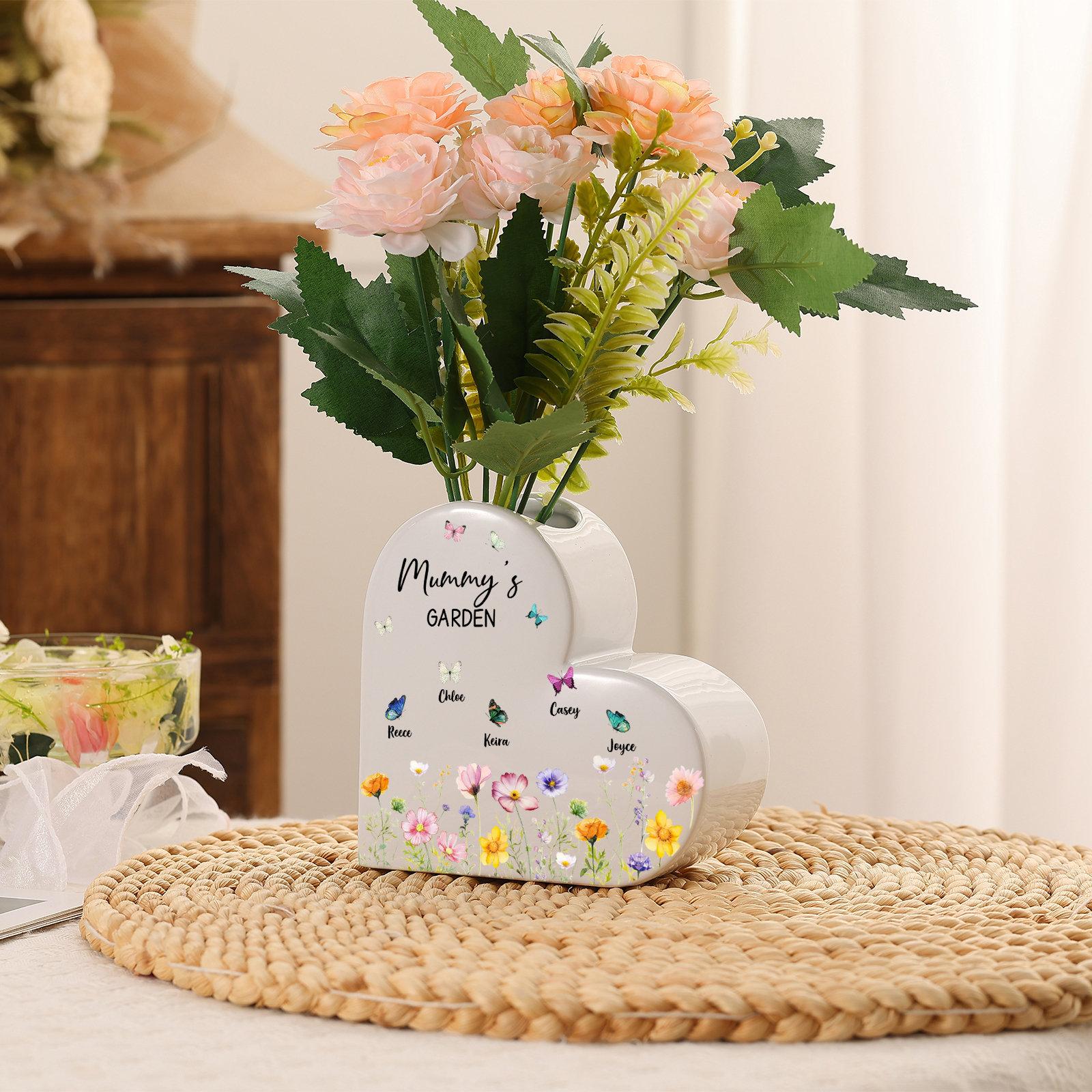 Personalised Ceramic Heart Vase with 1–10 Names and Butterflies for Mum or Grandma