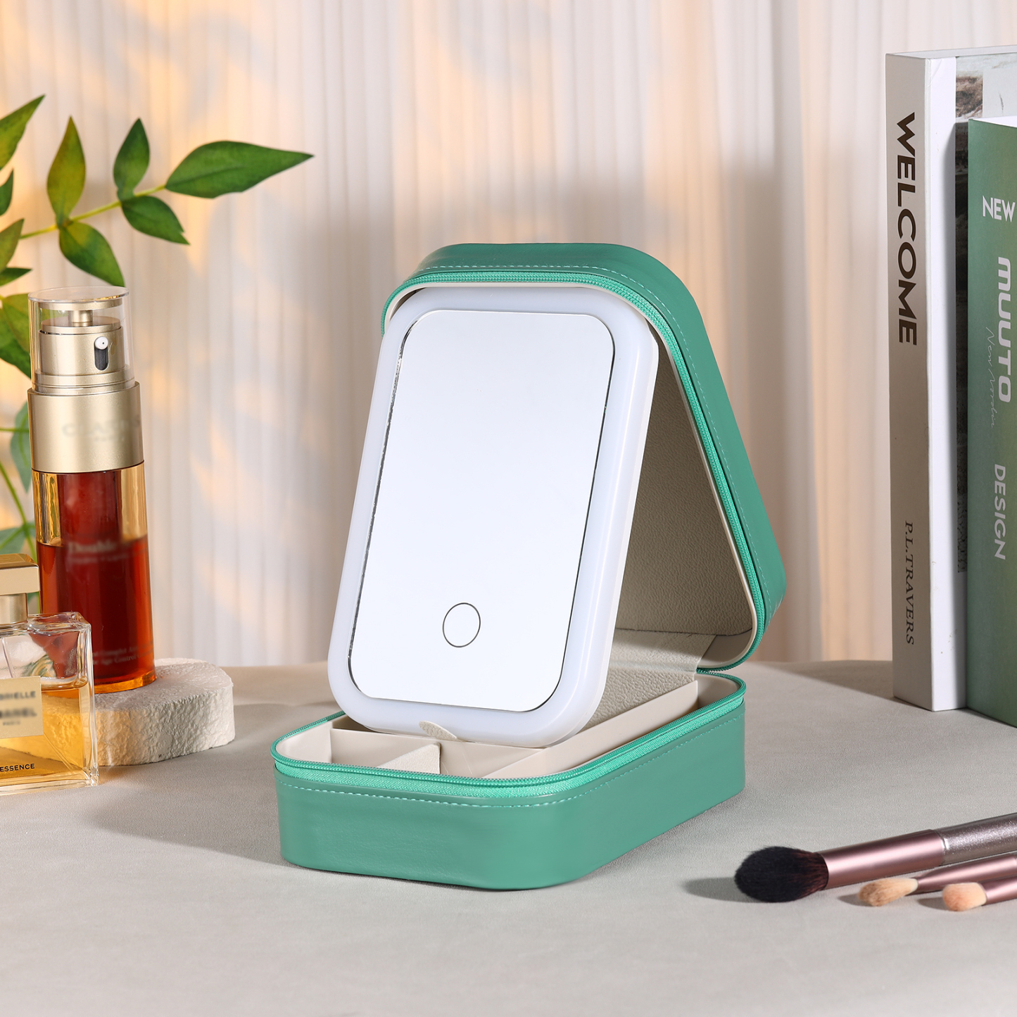 Personalised Birth Flower Portable Leather Jewelry Box with Name and LED Three Colour Adjustable Makeup Mirror Travel Essential