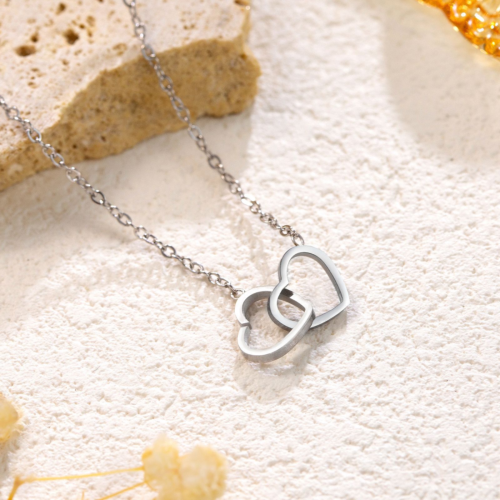Interlocking Heart Charm Necklace – Meaningful Gift for Family & Loved Ones | Jessemade