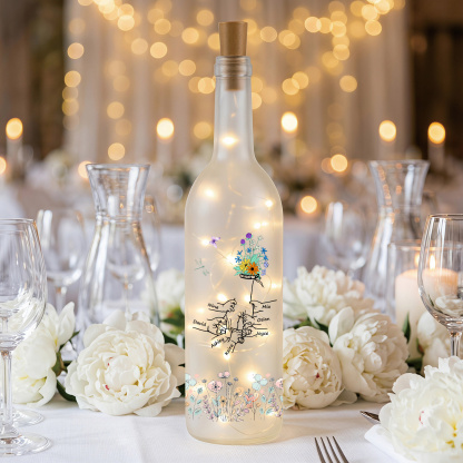 Personalized LED Bottle Light with 2-12 Custom Family Names and Floral Family Hands Design for Mum