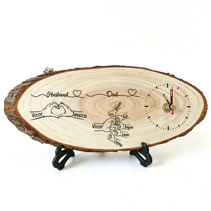 Personalised Wooden Clock with 1 to 8 Children’s Names and Fist Design – Family Gift for Dad or Husband