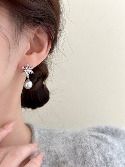 Snowflake Pearl Drop Earrings Elegant Winter Jewelry for Holiday Gifts-Jessemade AU
