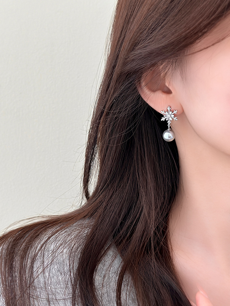 Snowflake Pearl Drop Earrings Elegant Winter Jewelry for Holiday Gifts-Jessemade AU