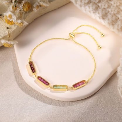 Personalised bar bracelet with birthstone, adjustable in a minimalist design