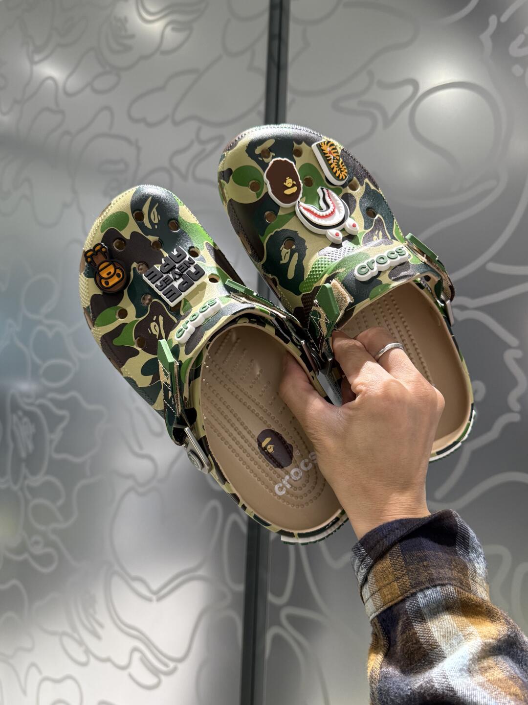 Crocs×Bape 洞洞鞋