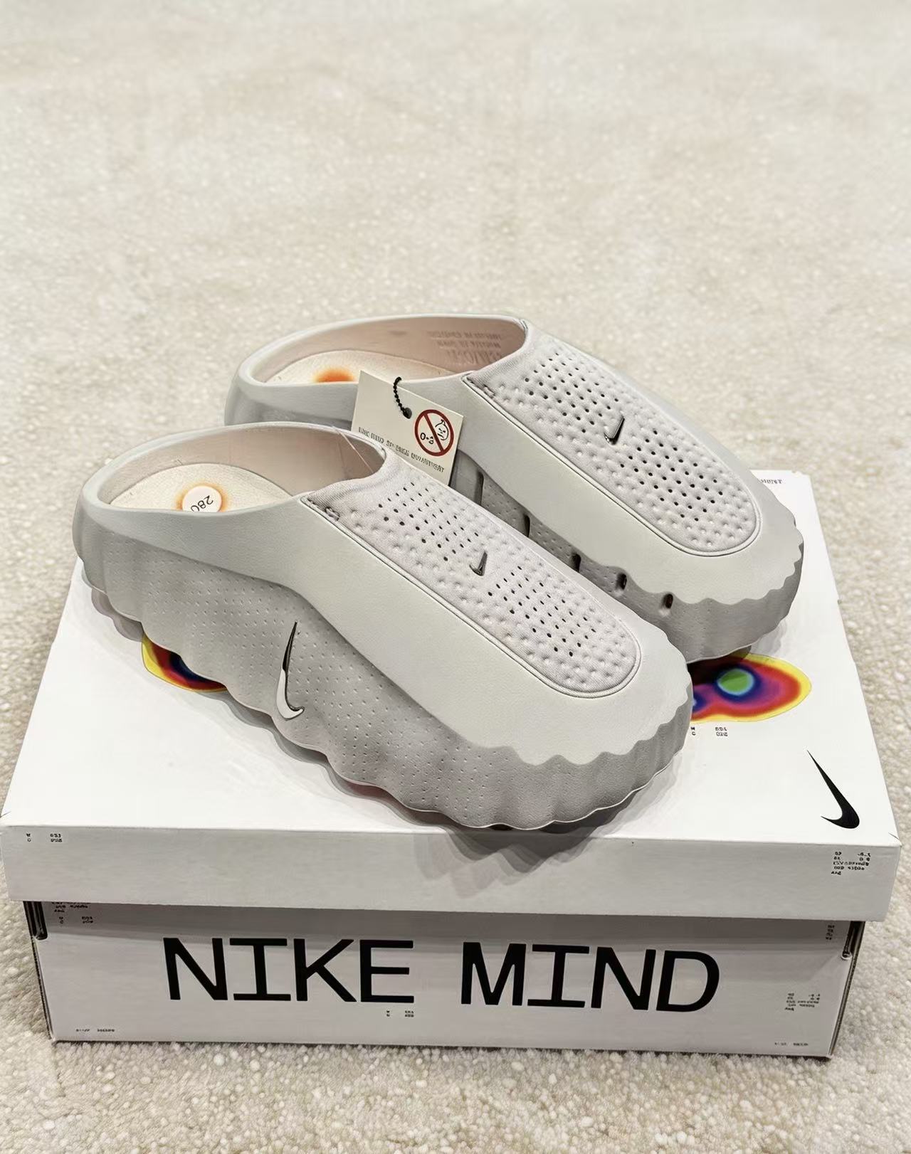 NIKE Mind 001