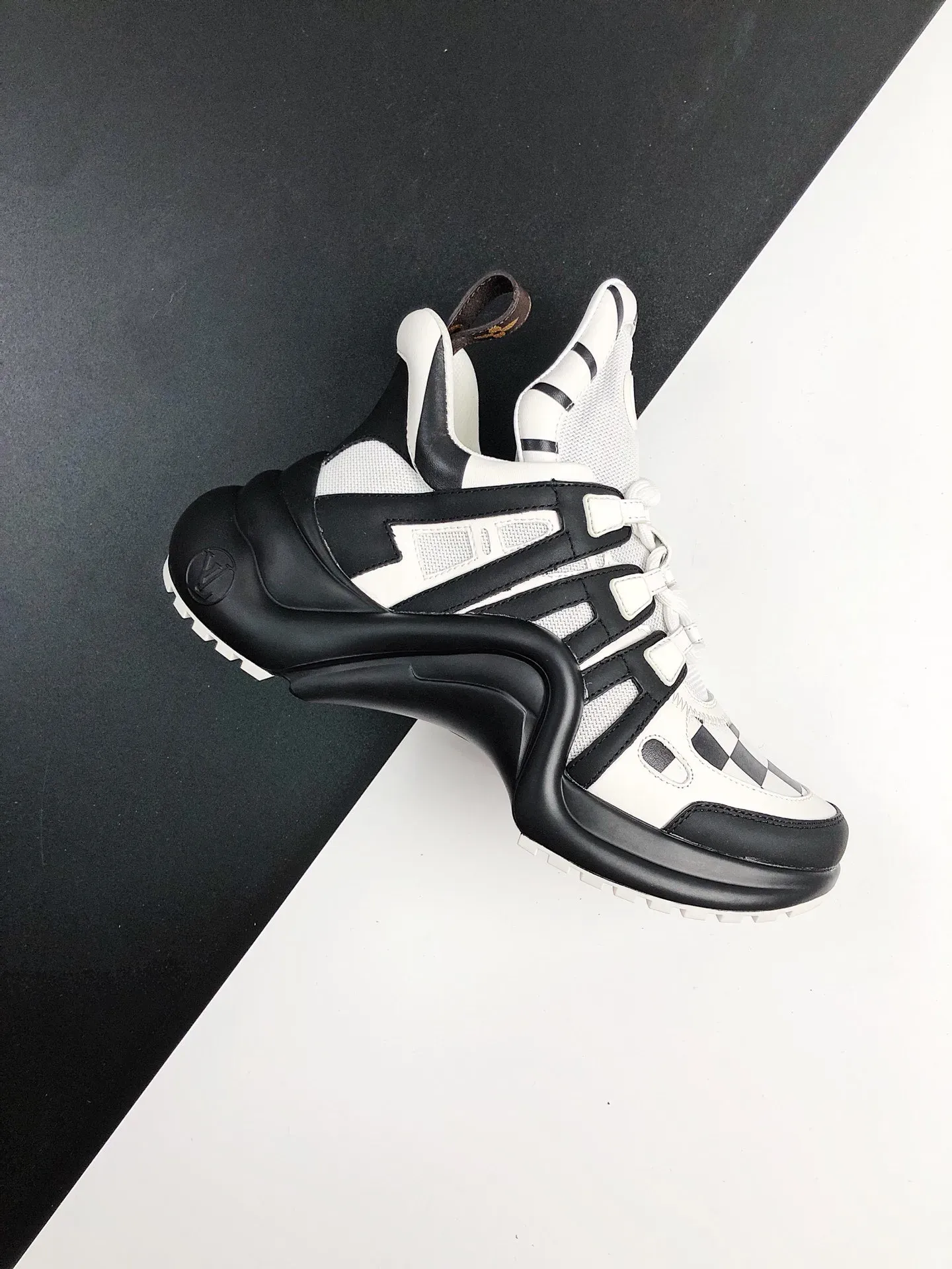 LOUIS VUITTON Archlight