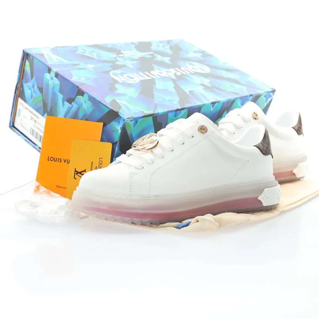 LOuIS VUITTON Time Out