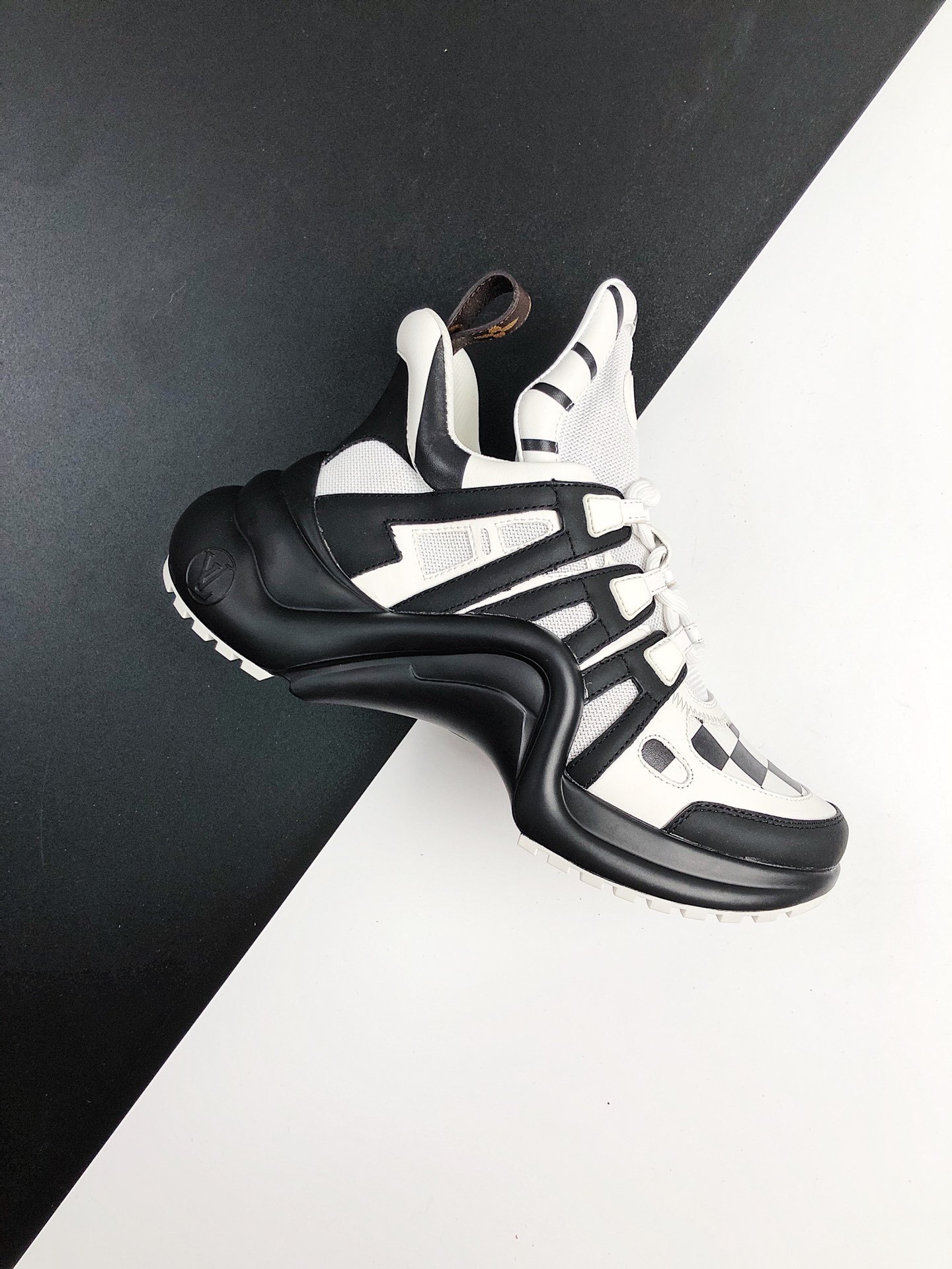 LOUIS VUITTON Archlight