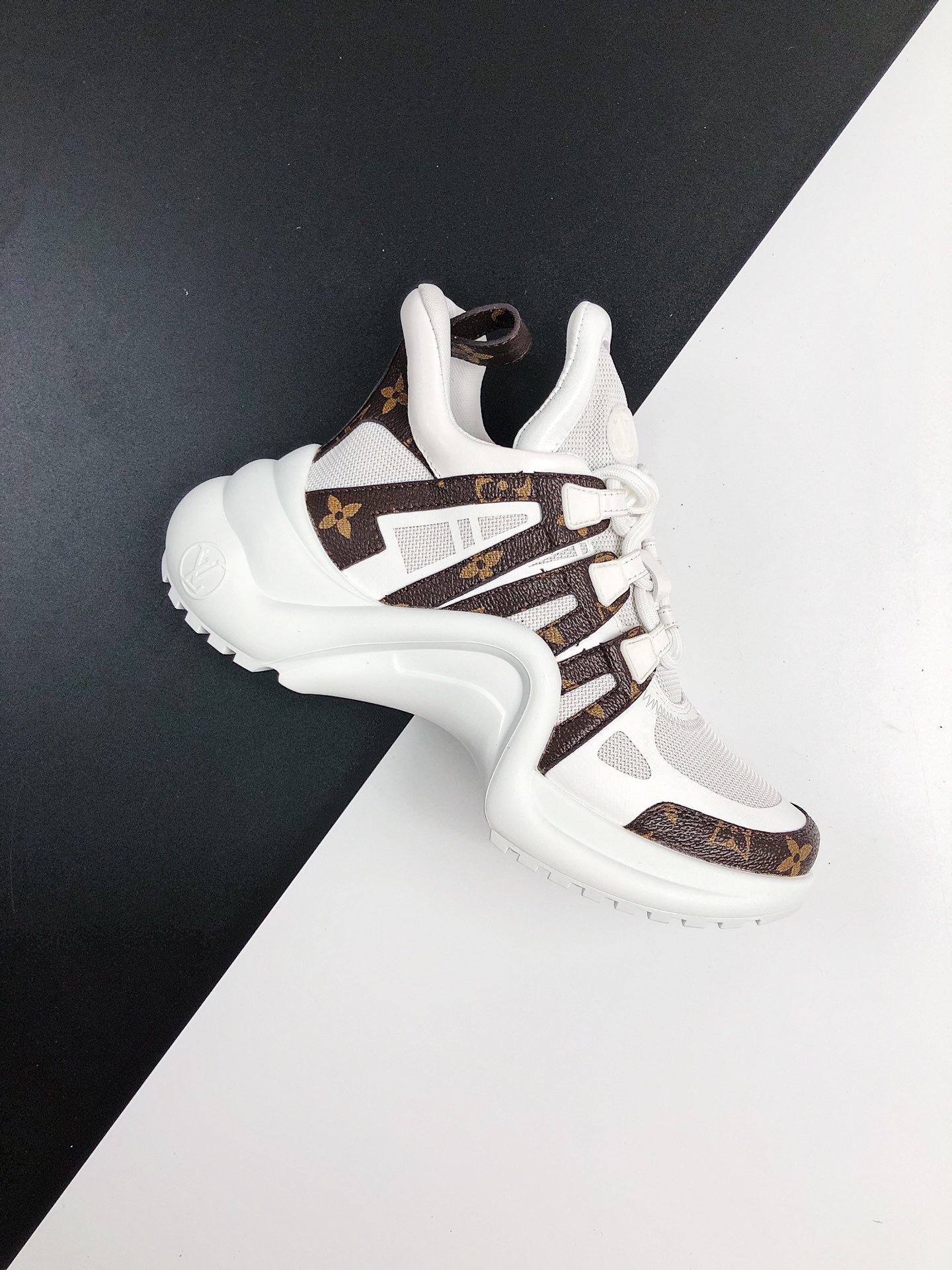 LOUIS VUITTON Archlight