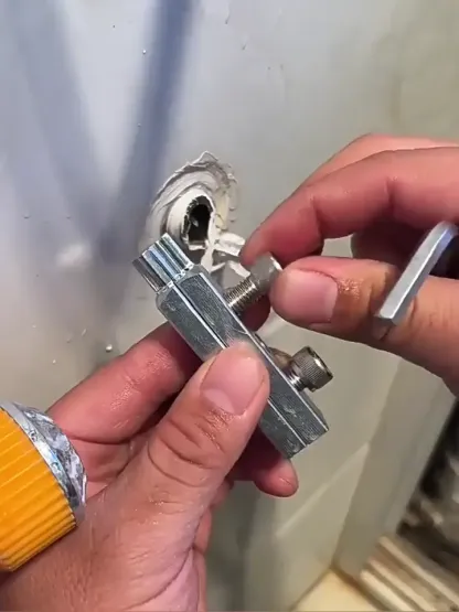 水龍頭角閥斷絲取出器
