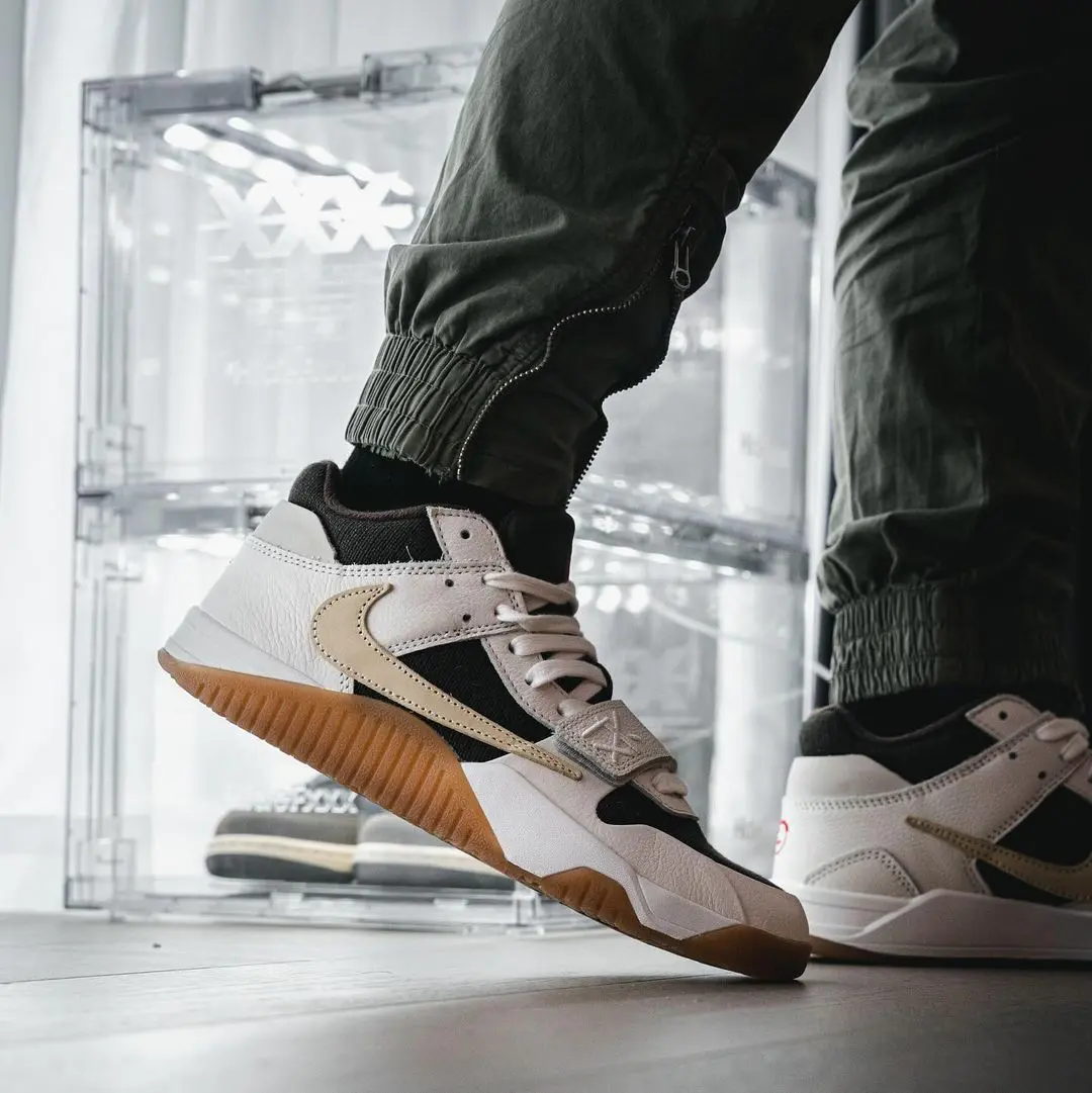 トラヴィス・スコット × ナイキ ジョーダン ジャンプマンジャック TR