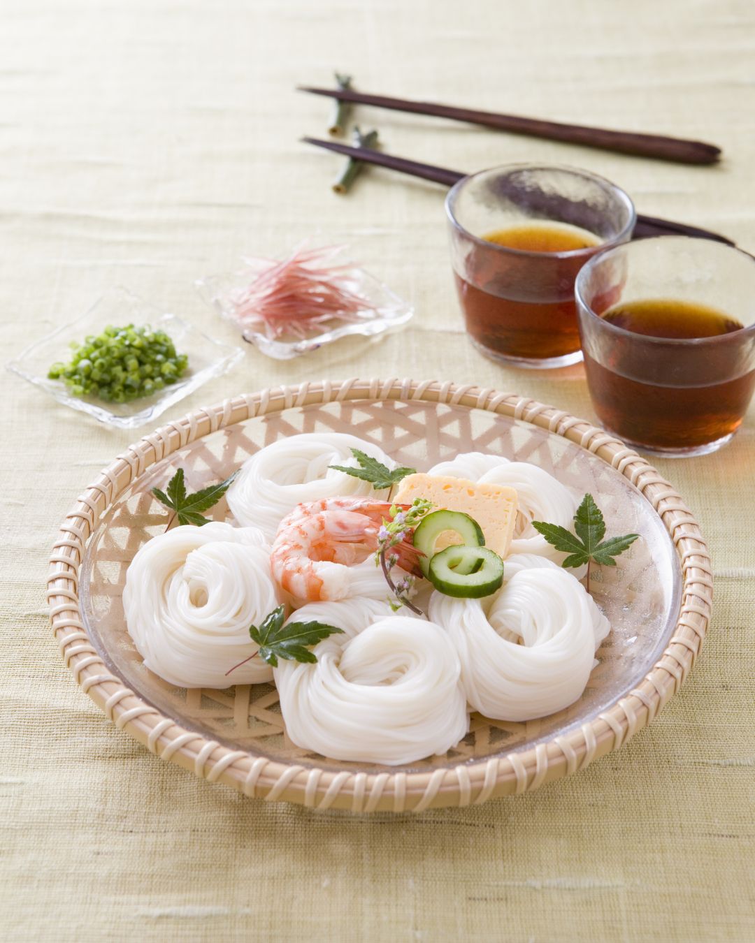 {"default":"そうめん, 日本の麺, soumen, japanese noodle"}
