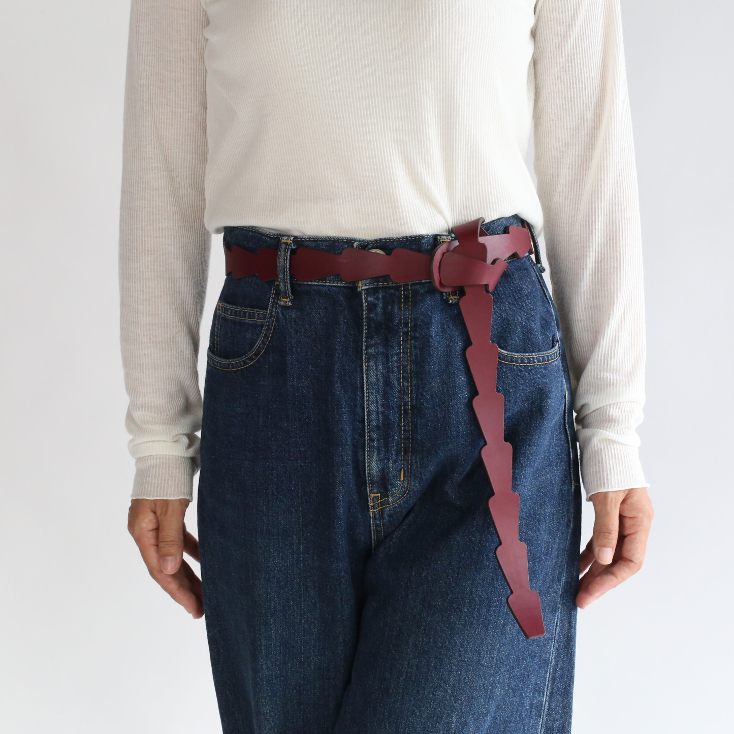woman wearing Buckle free belt (120cm)