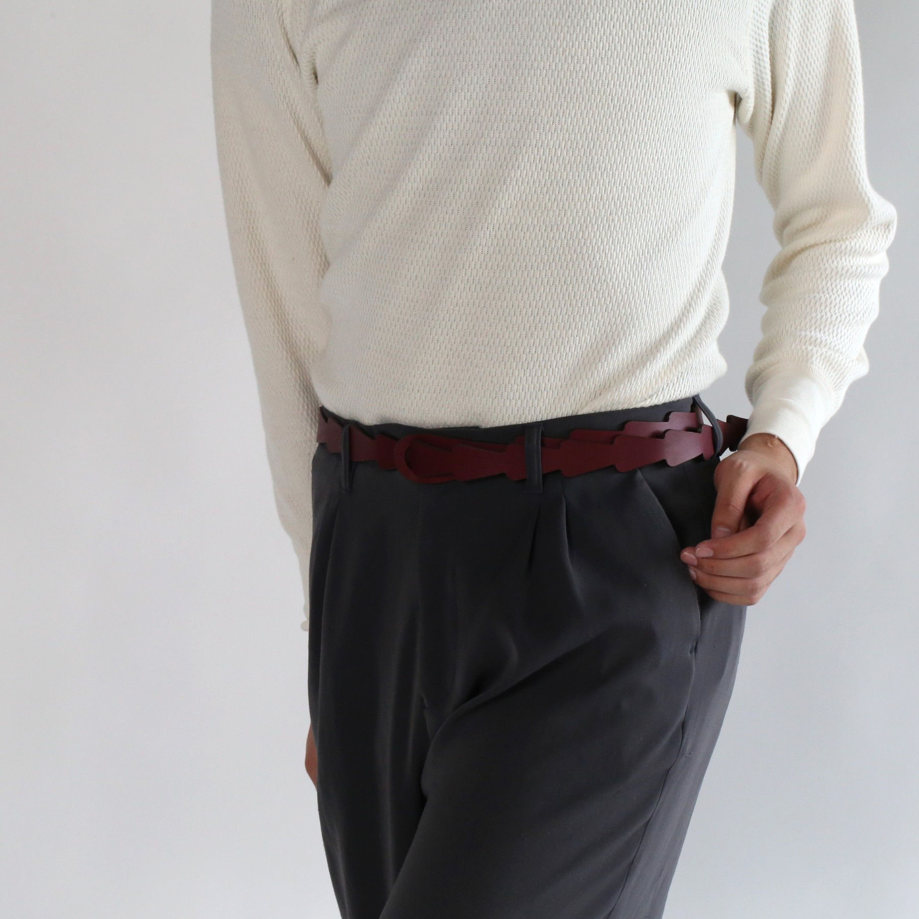 man wearing Buckle free belt (120cm)