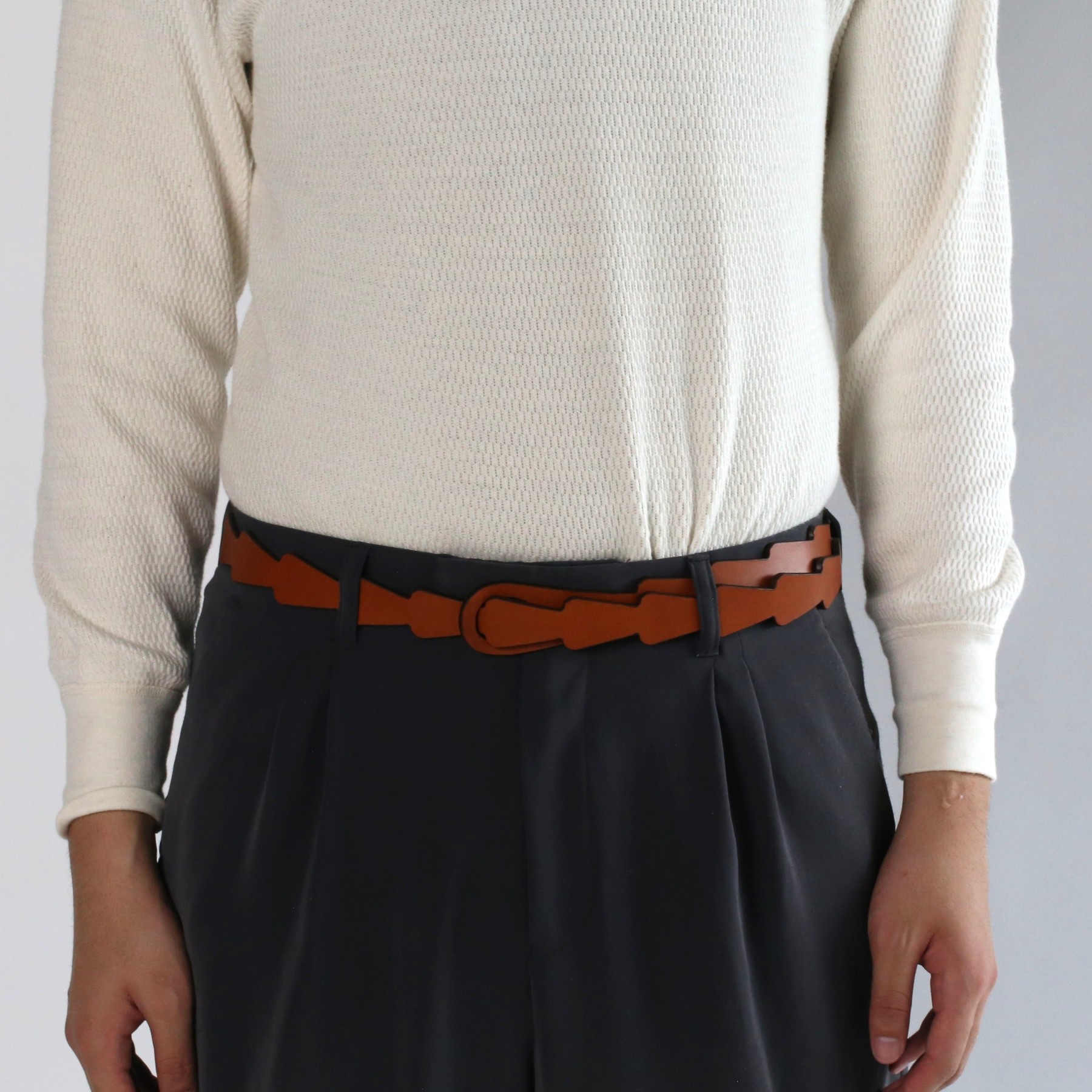 man wearing Buckle free belt (120cm)