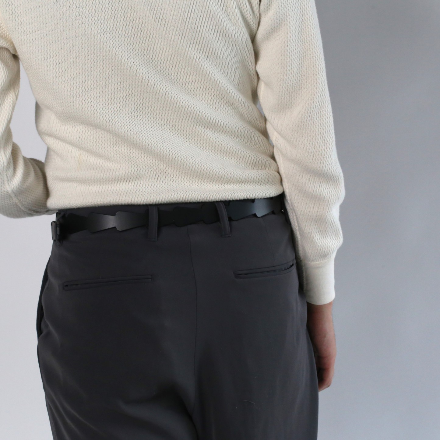 woman wearing Buckle free belt (120cm)