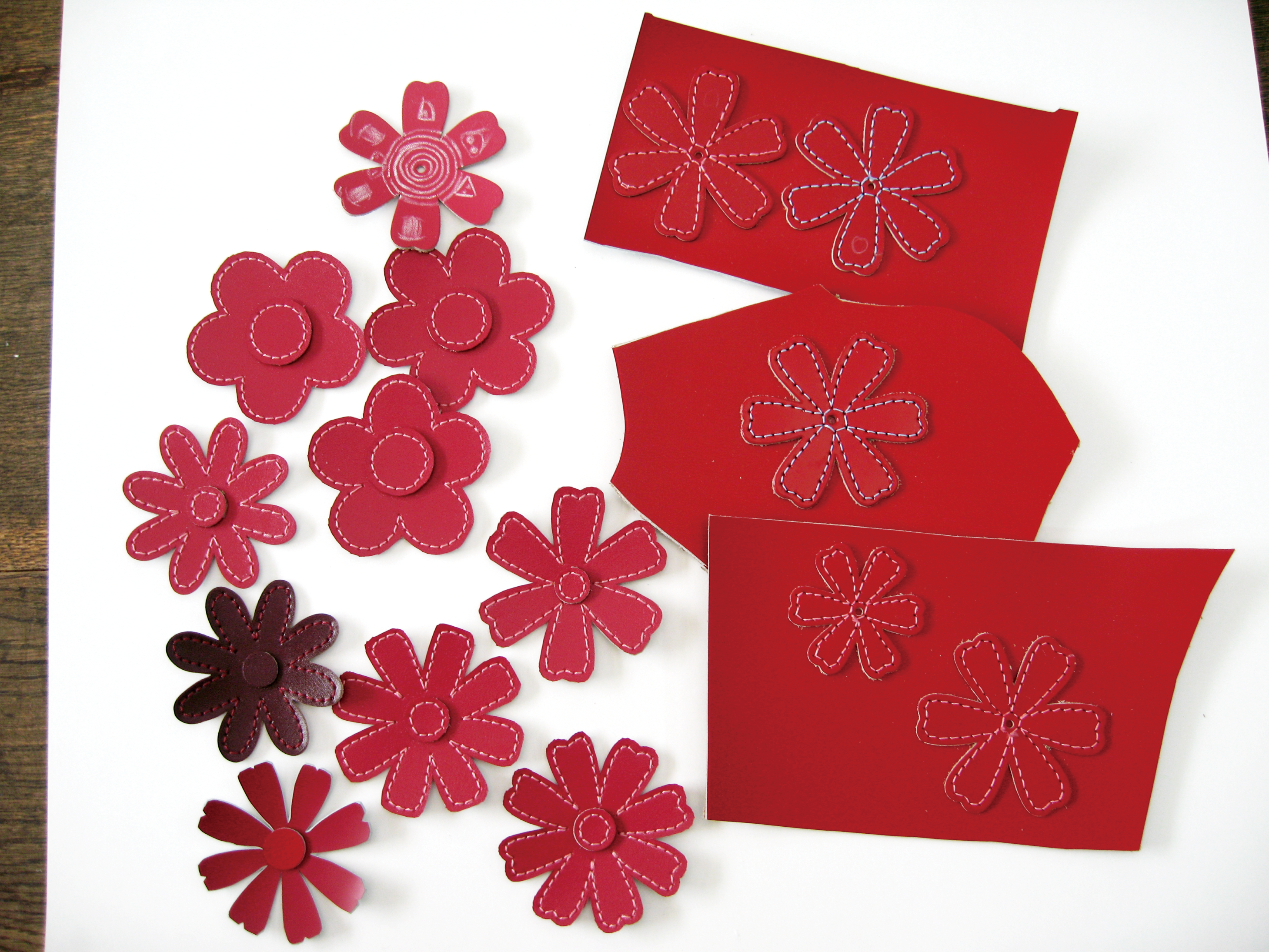 {"default":"leather flower"}