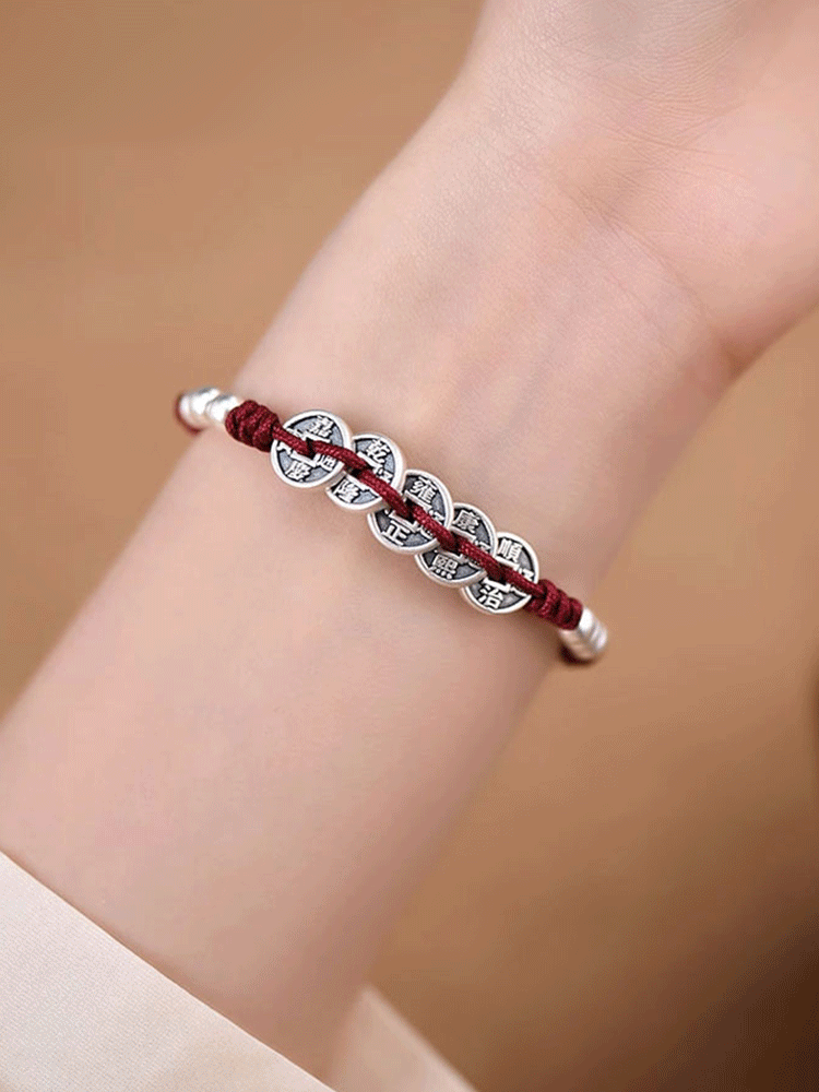 招財五帝錢銀手鍊，色澤溫潤自備高級質感，簡約設計不挑風格，精緻又舒適～