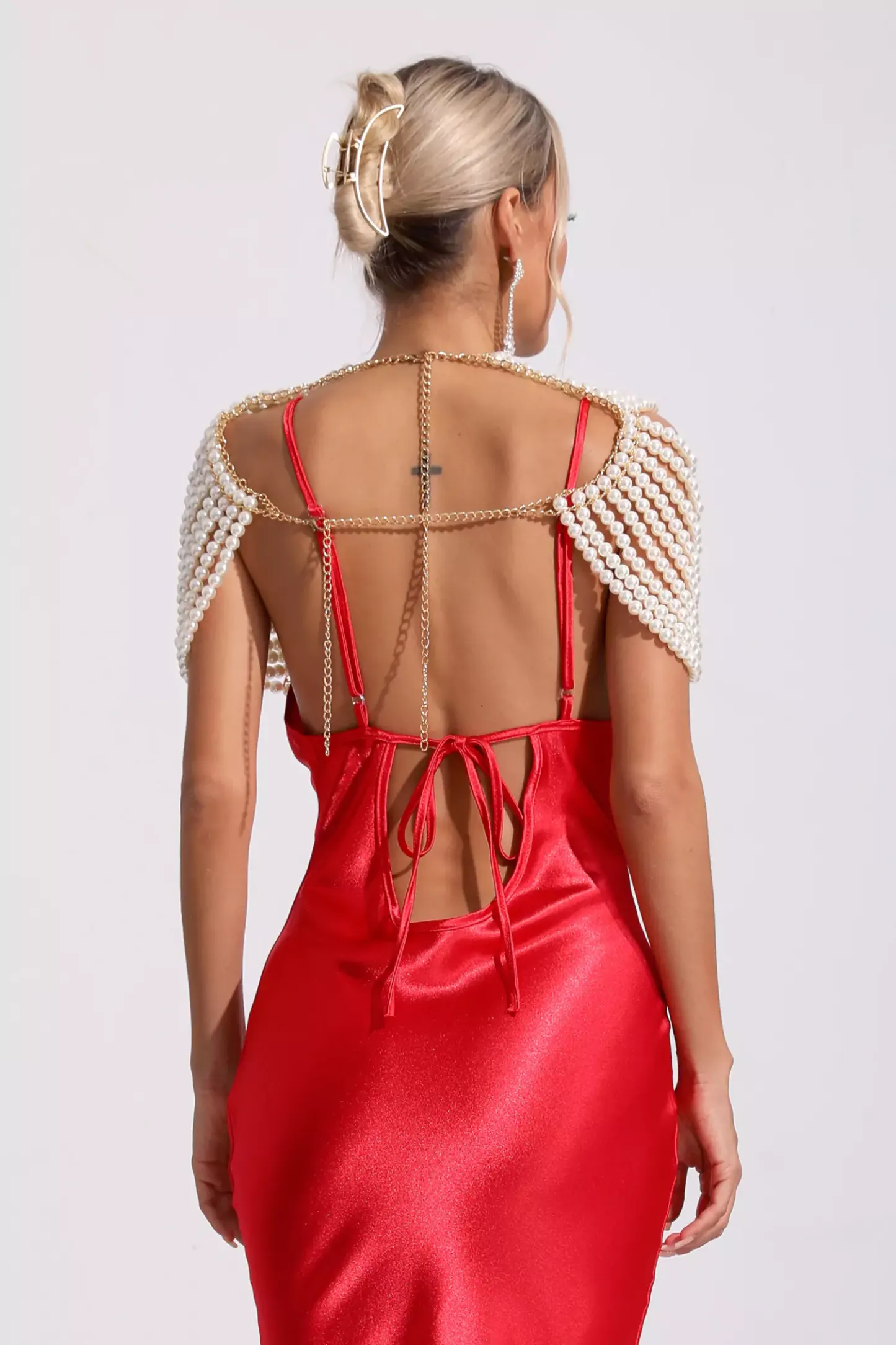Motley Multilayer Pearl Shawl Necklace