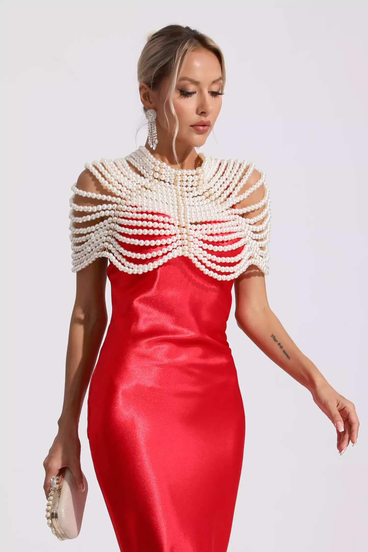 Motley Multilayer Pearl Shawl Necklace
