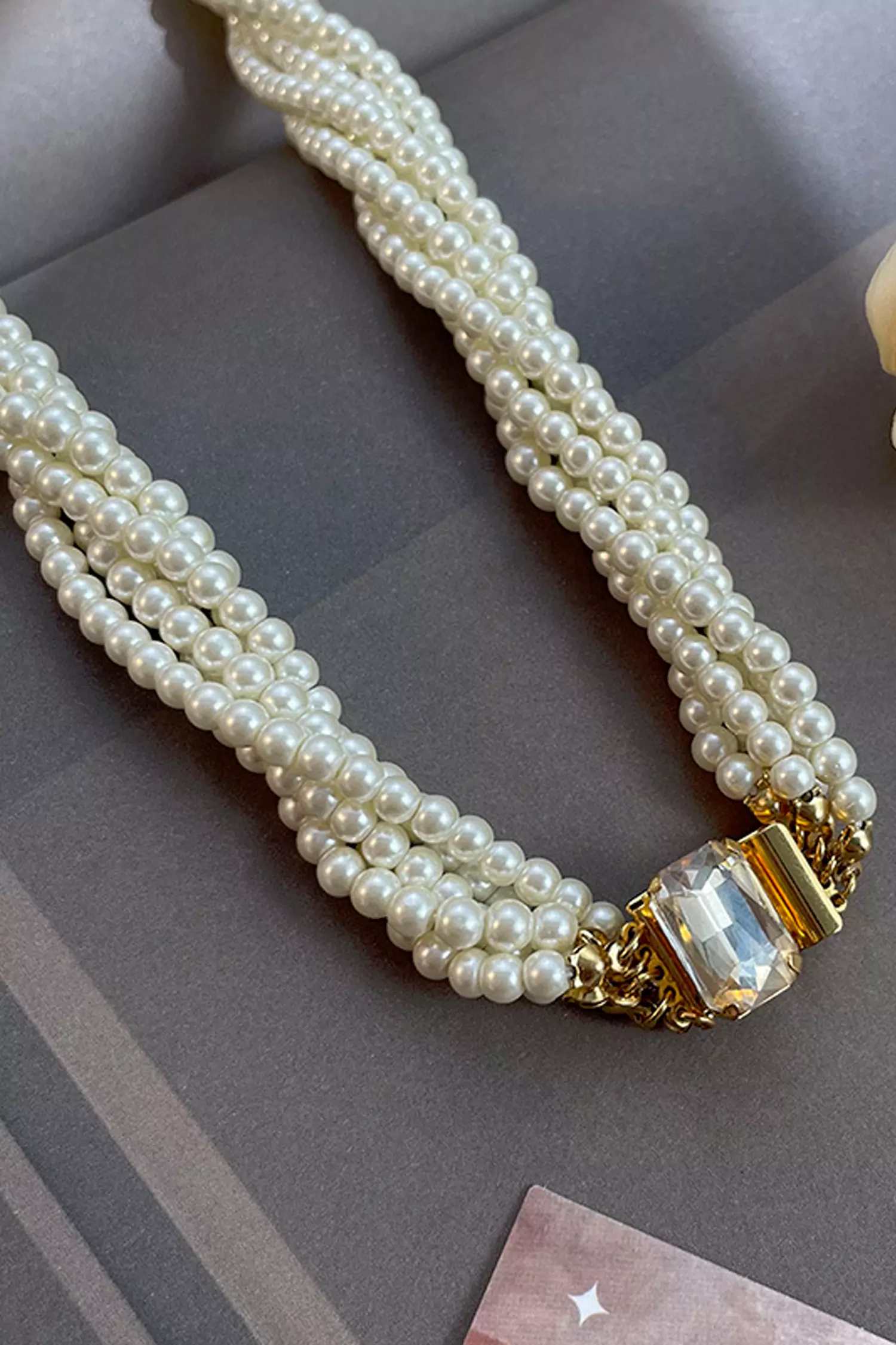 Effie White Pearl Necklace