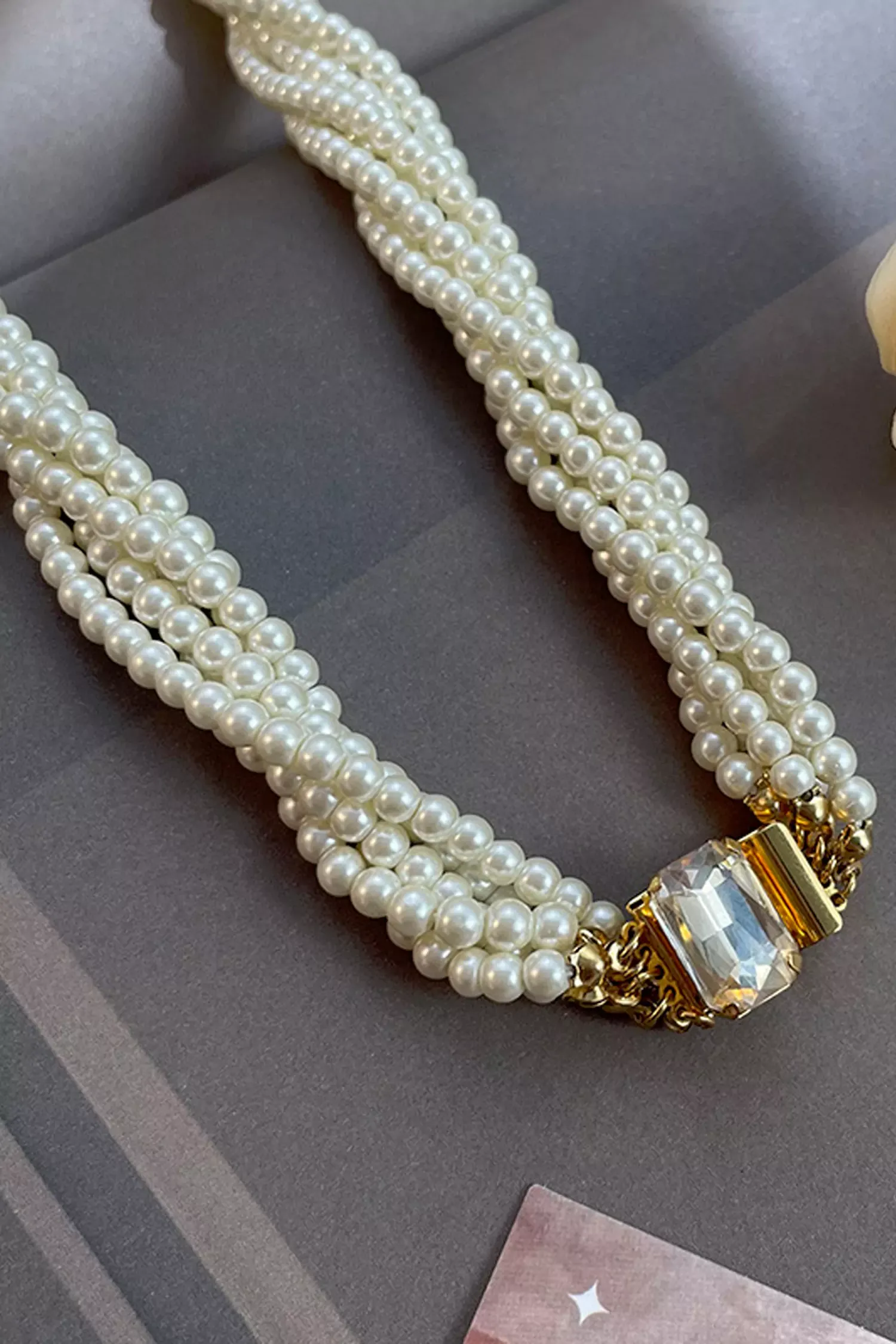 Effie White Pearl Necklace