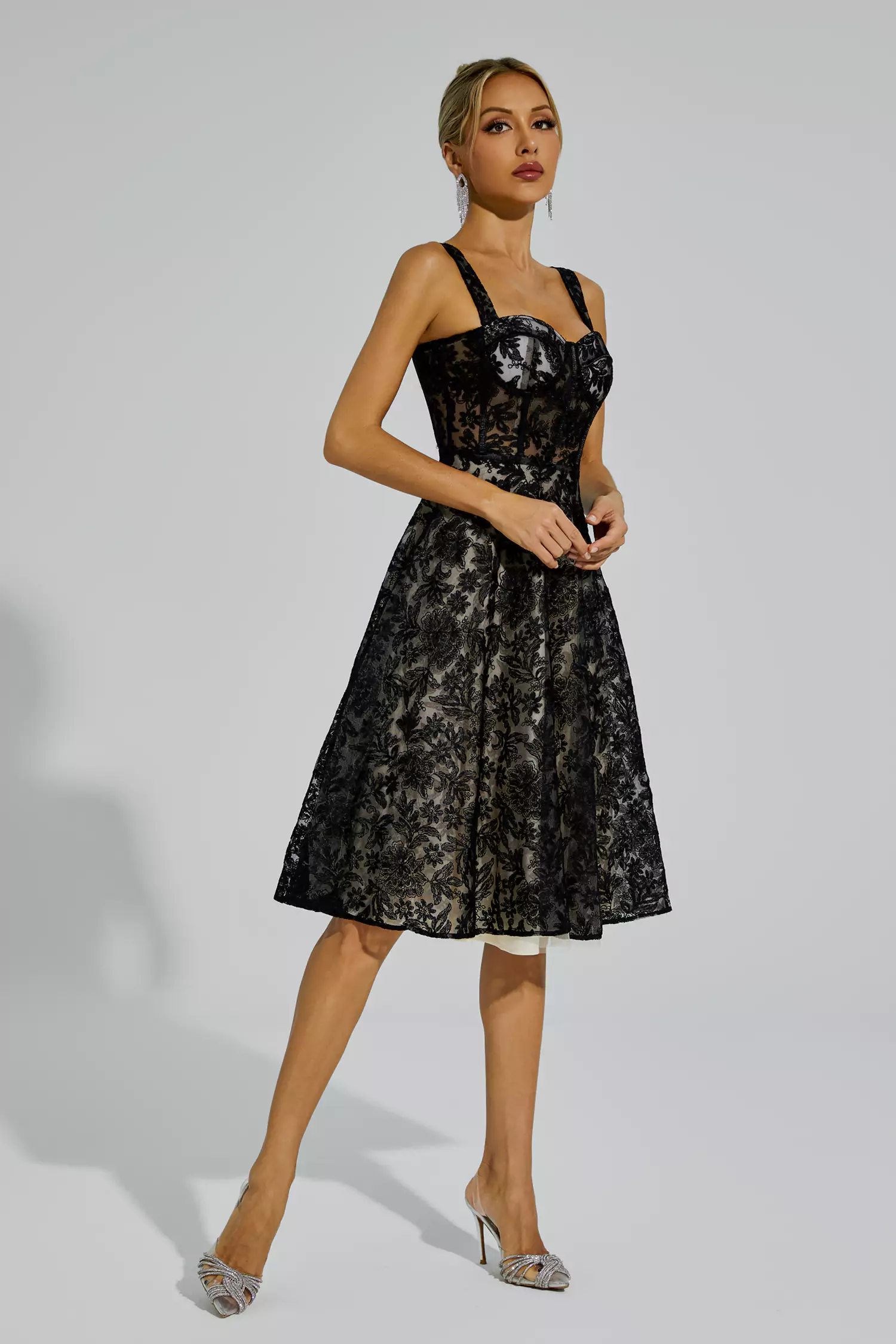 Narcissus Black Lace Embroideries Midi Dress
