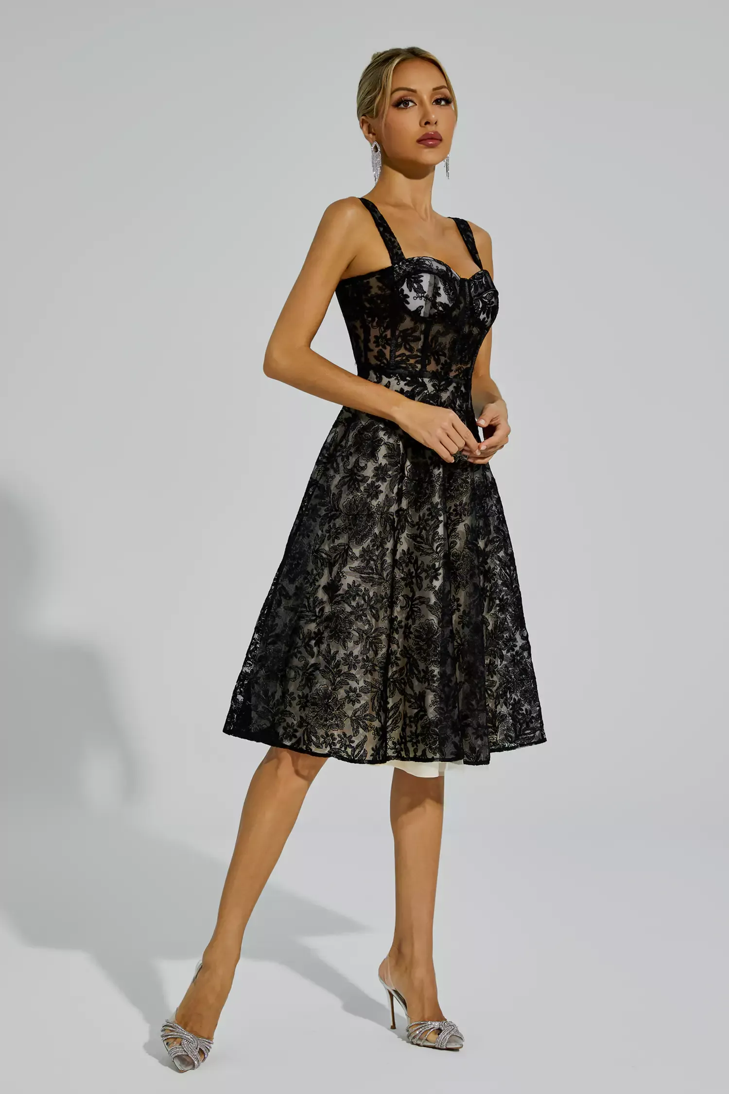 Narcissus Black Lace Embroideries Midi Dress