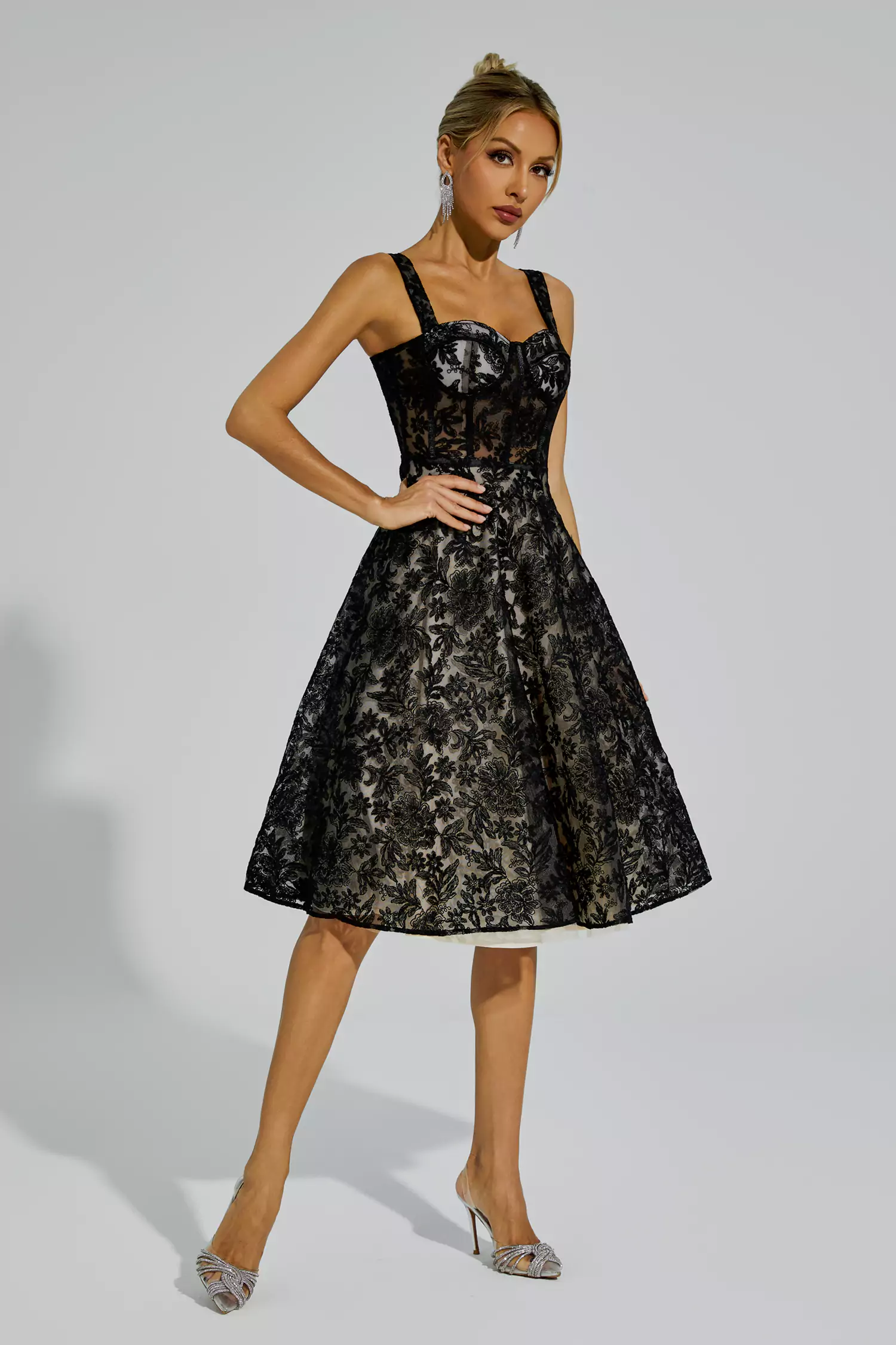 Narcissus Black Lace Embroideries Midi Dress