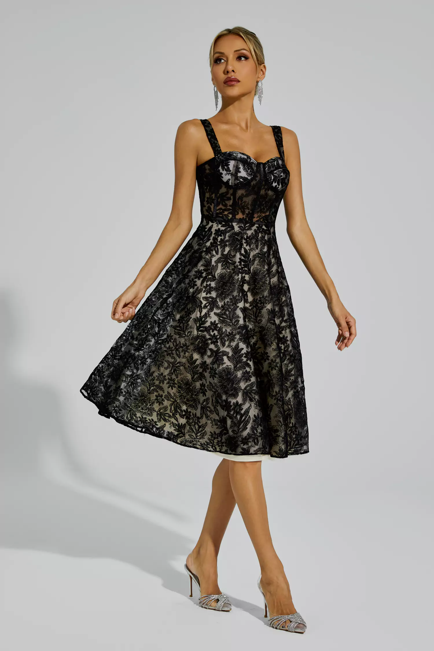 Narcissus Black Lace Embroideries Midi Dress