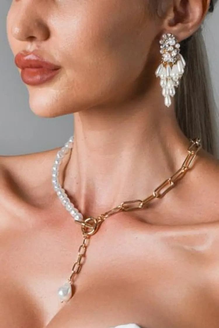 Finn Pearl Necklace
