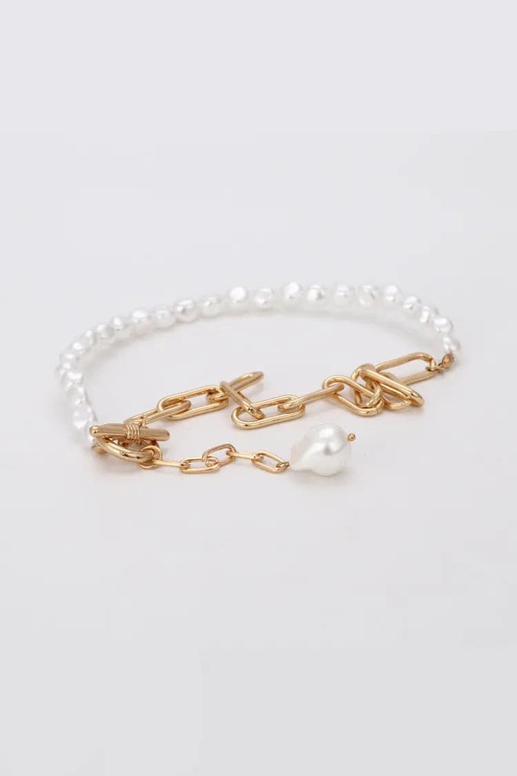 Finn Pearl Necklace