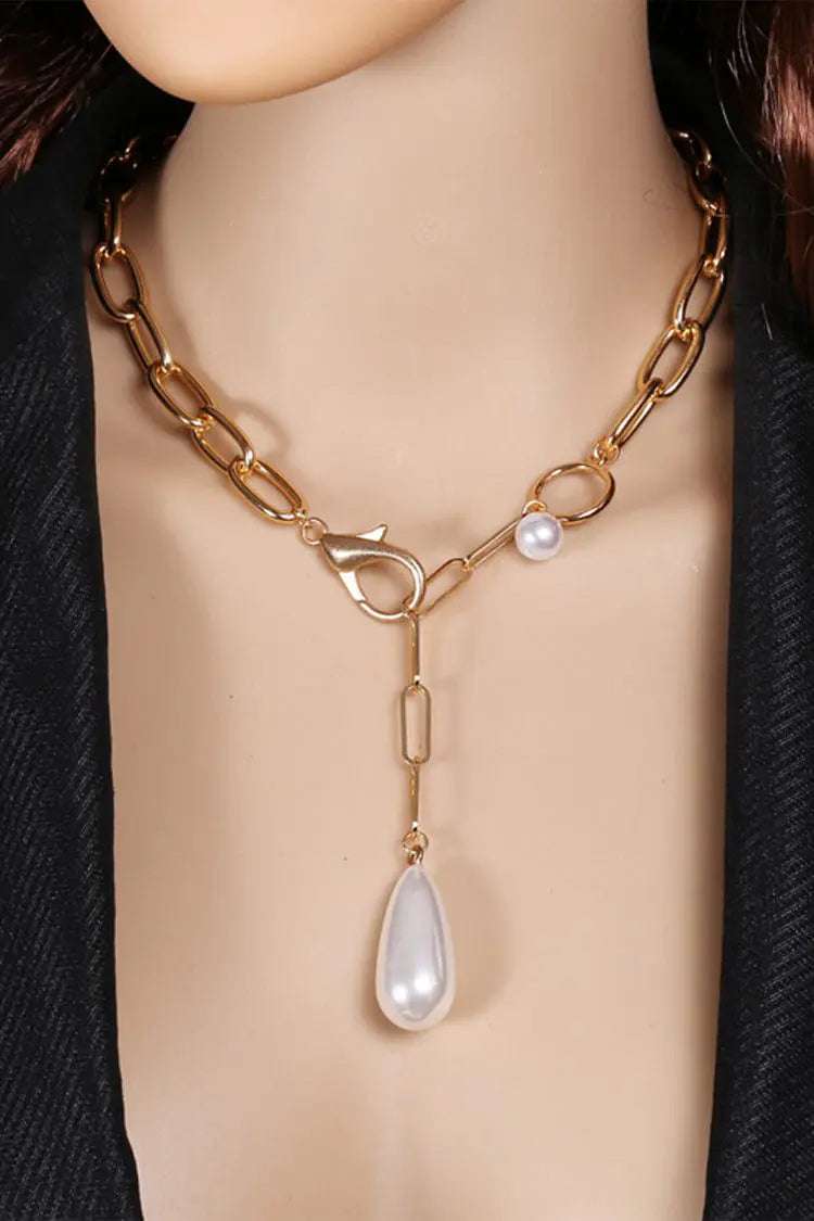 Chasel Baroque Pearl Necklace