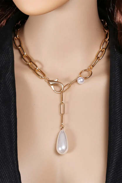 Chasel Baroque Pearl Necklace