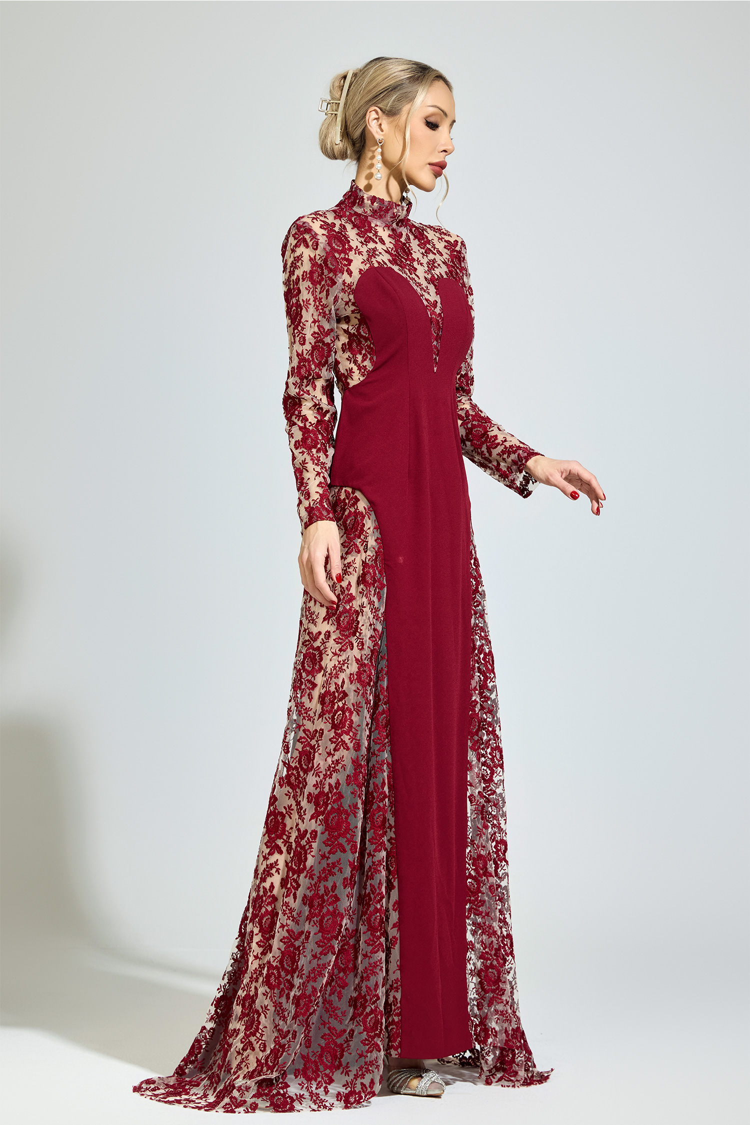 Deleuze Red Embroidered Formal Dress