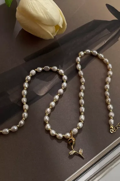 Hume White Pearl Rose Necklace