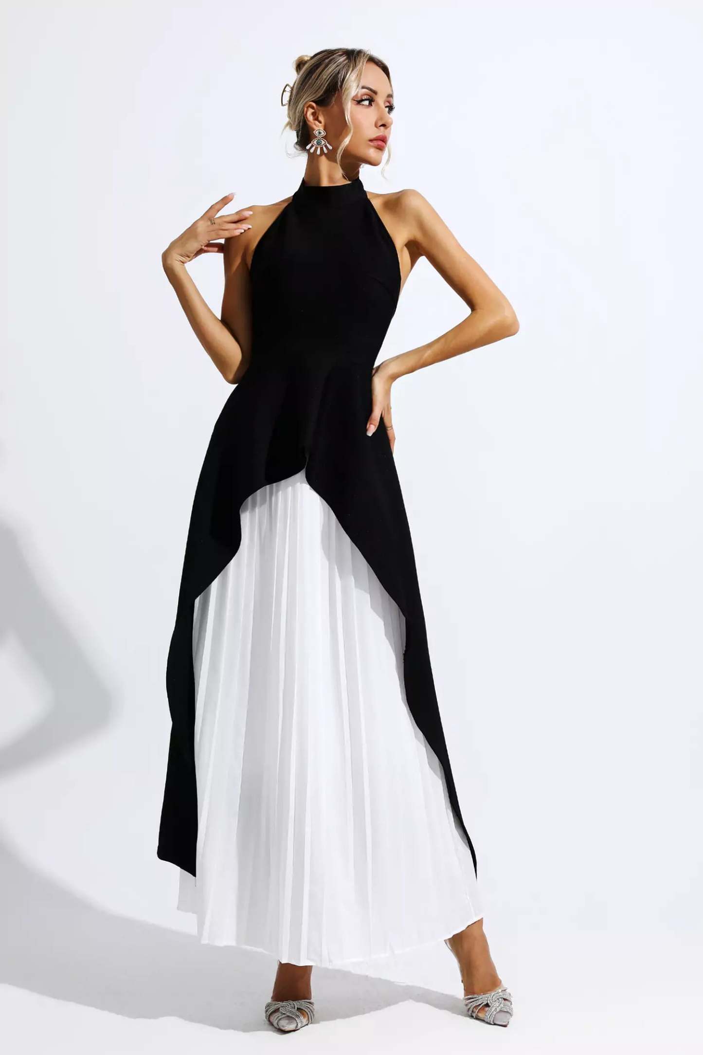 Verne Black White Irregular Set