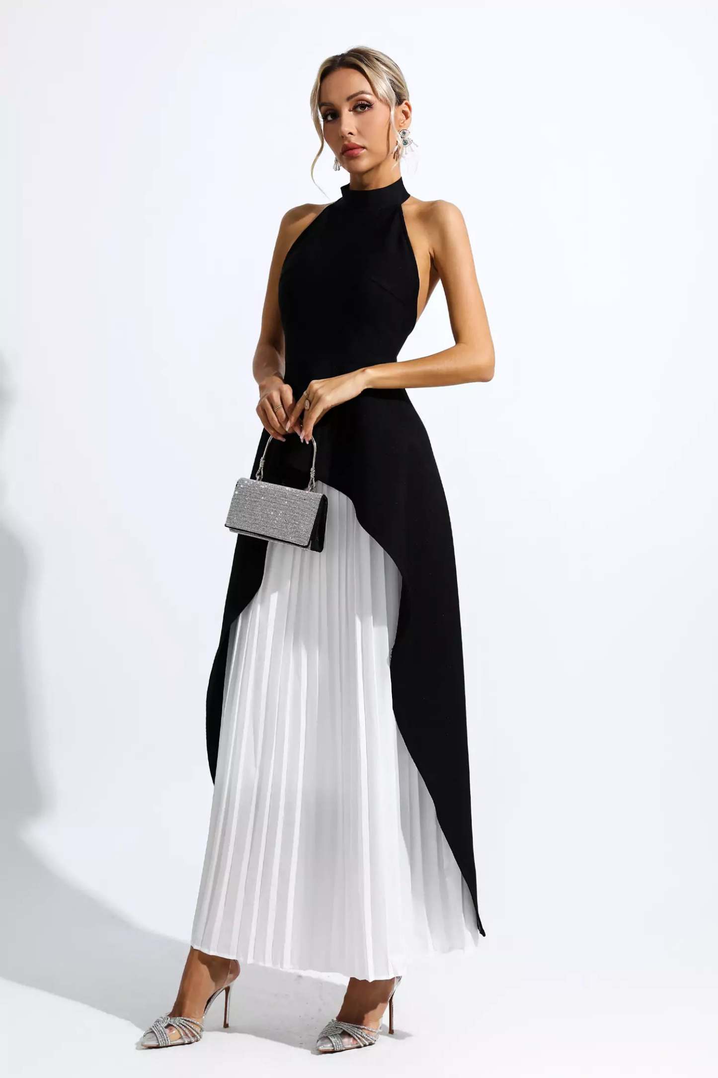 Verne Black White Irregular Set