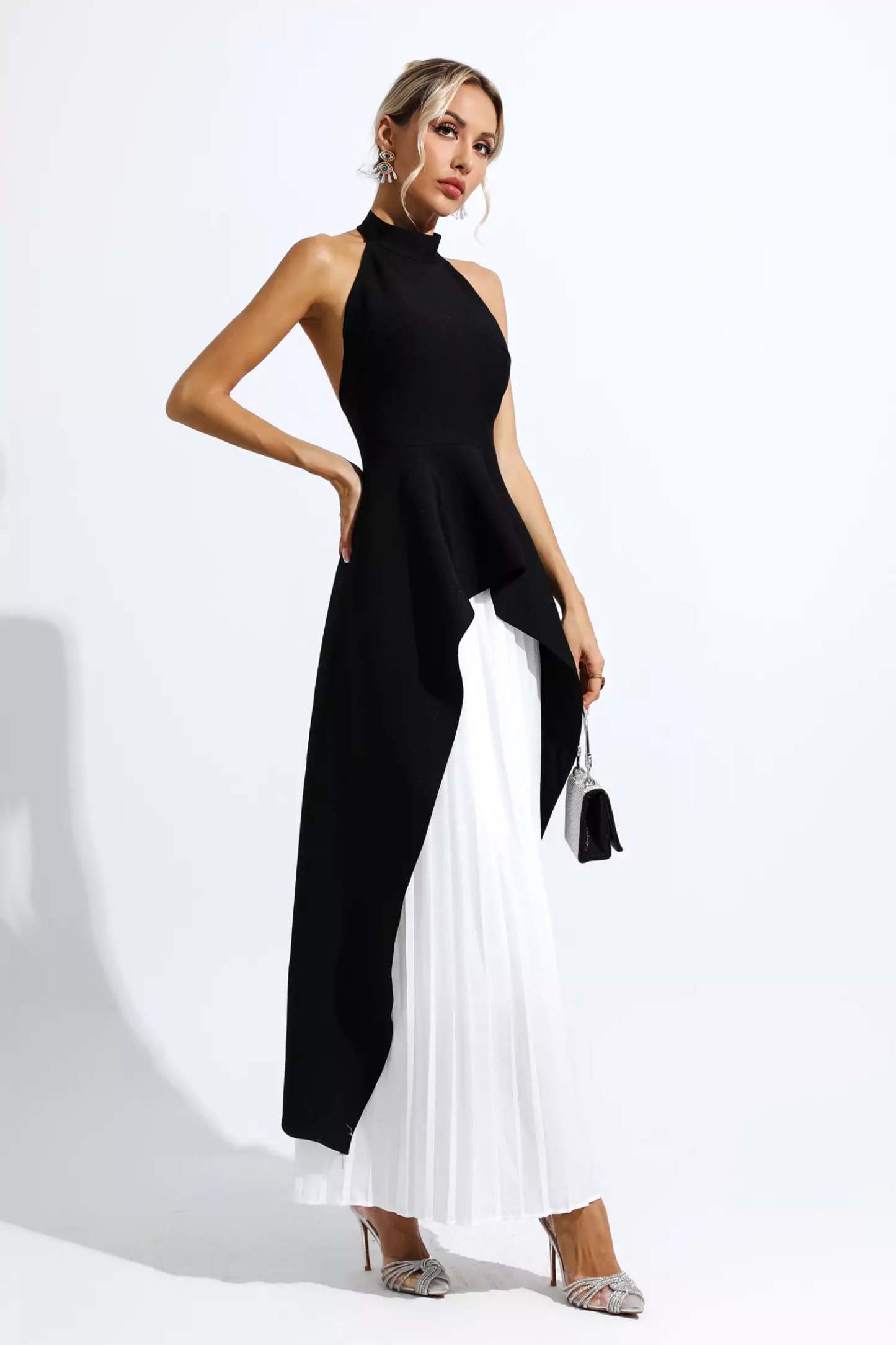 Verne Black White Irregular Set